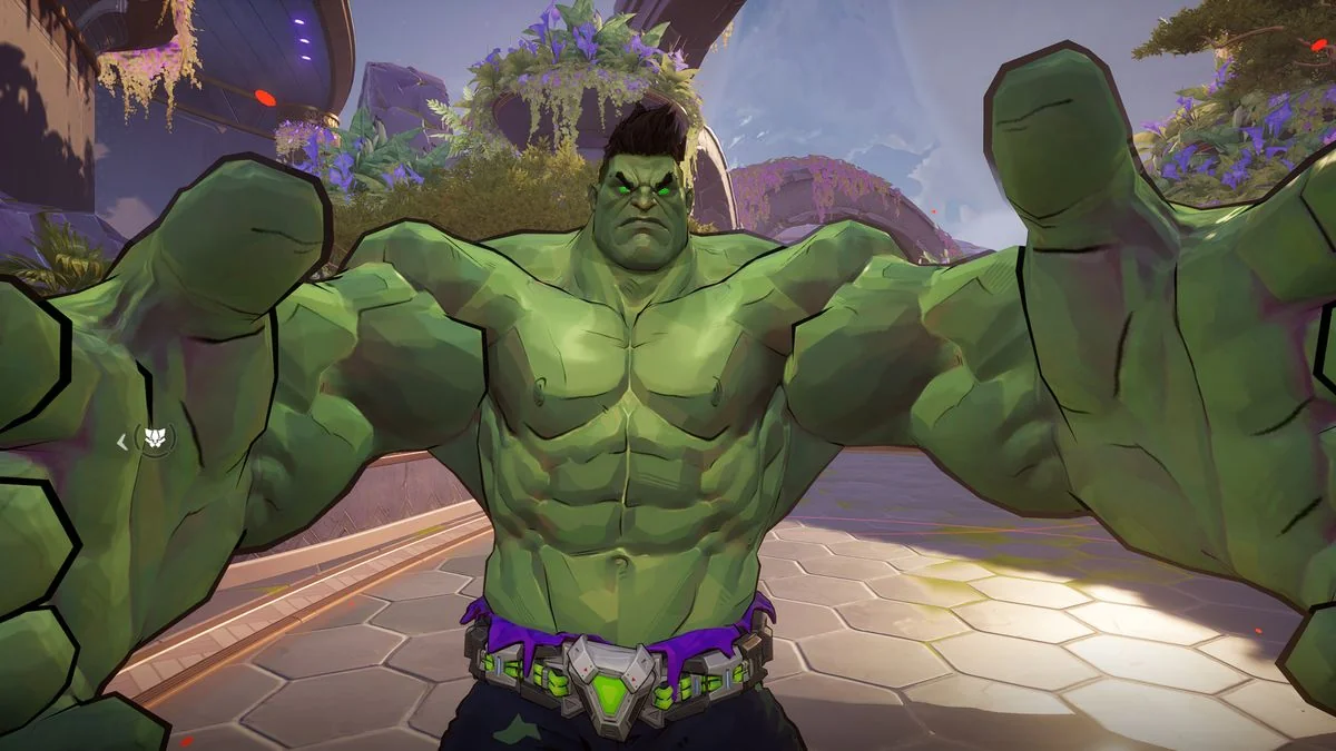 Marvel Rivals Charaktere - Hulk streckt die Hände aus, als ob er die Kamera greifen will.