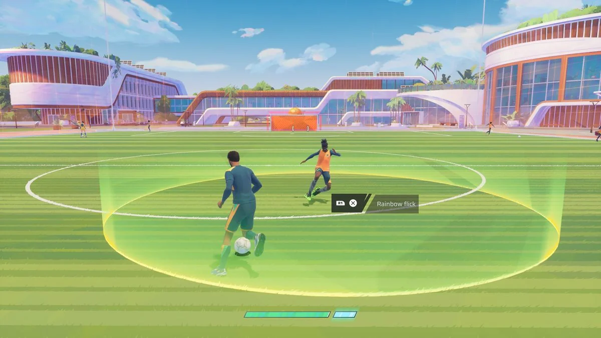 Rematch-Spieler üben Regenbogen-Tricks auf einem grünen Spielfeld unter blauem Himmel